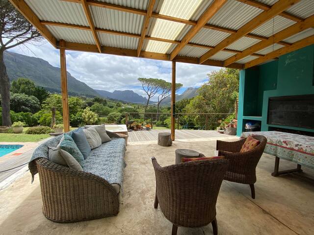 “Mountains and Sea” family home for 6 in Hout Bay gallery image 5