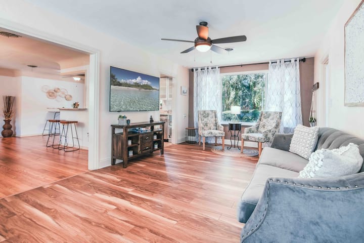 Oak Tree House - St. Pete Beach, FL