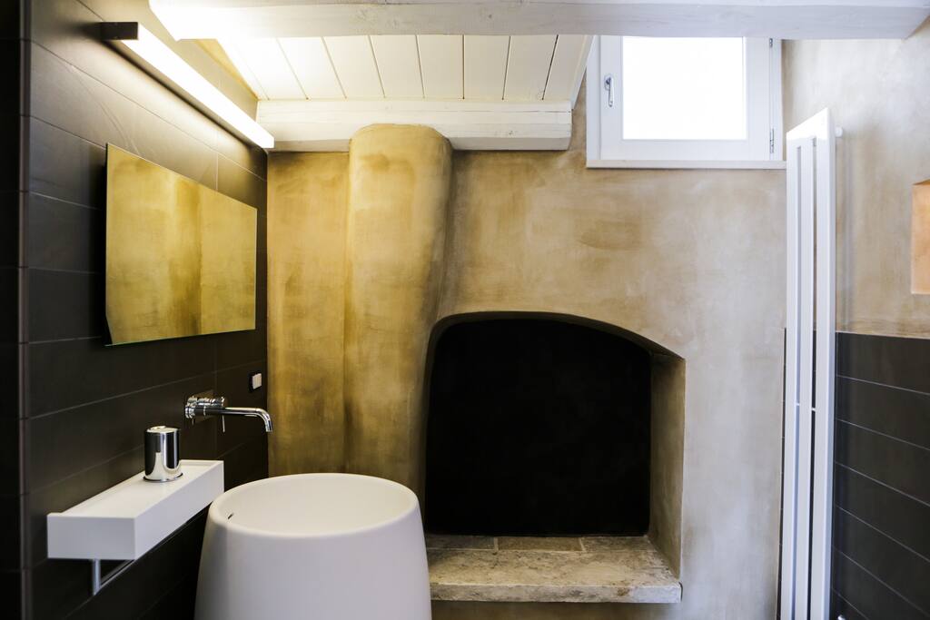bagno in camera letto matrimoniale terzo livello
