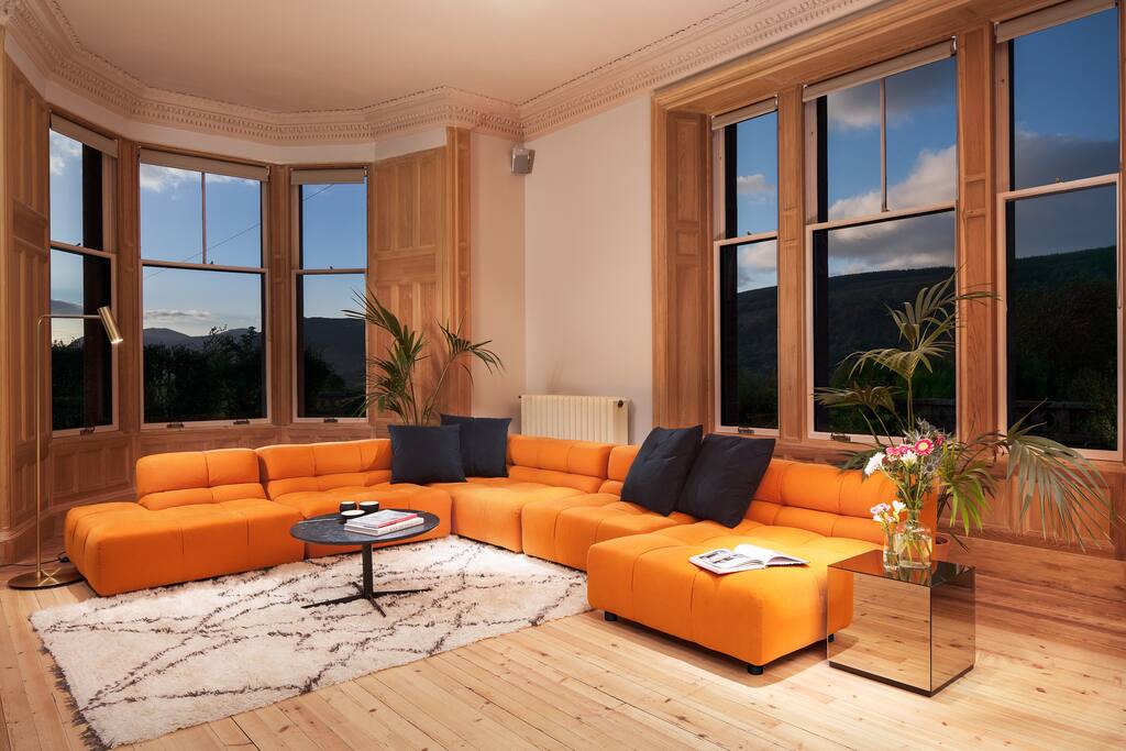 The Lounge at Desk, fabulous B&B Italia sofa
