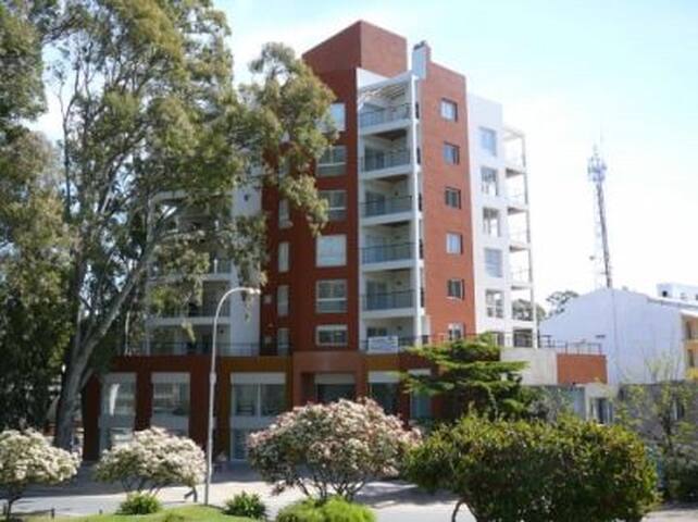 Hermoso depto 2 Ambientes con wifi amplia cochera