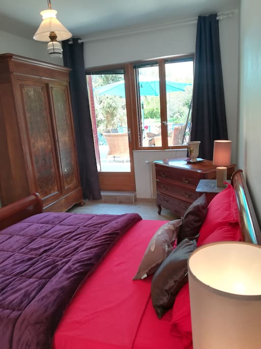 Chambre Anges de la lumière (vue sur terrasse piscine)