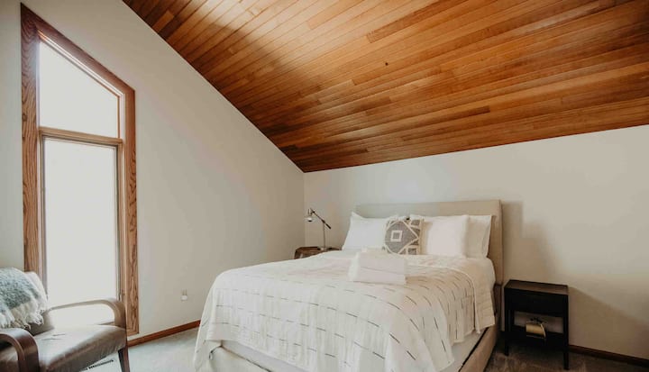 קווין סייז בקומה העליונה