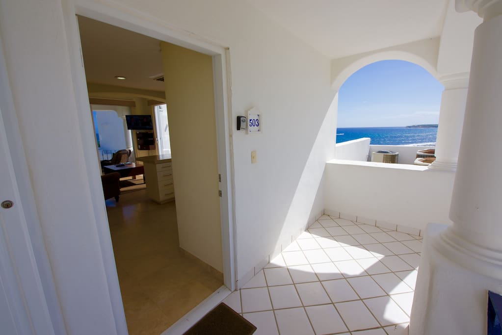 Front entrance to Mykonos 503B