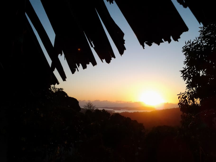 Superbe lever de Soleil sur Petite Terre !