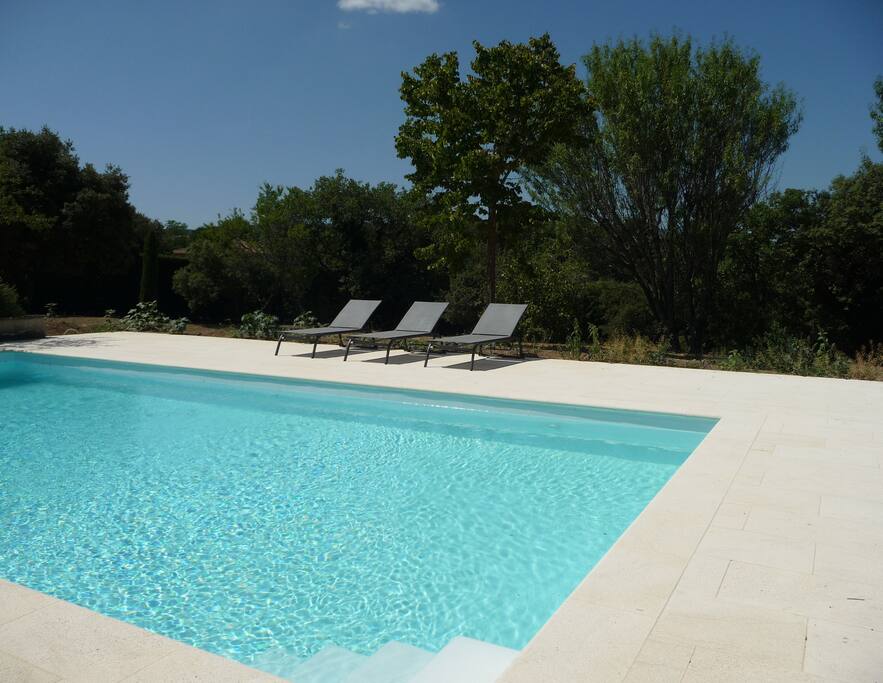 Votre piscine rénovée en 2016
( 11m*5m)