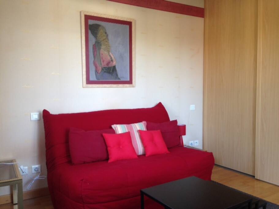 chambre avec BZ
grand placard penderie