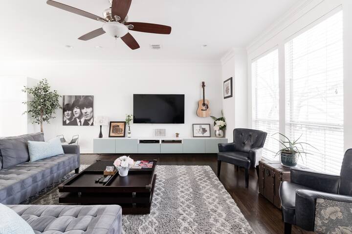 Sparkling Oasis of Oak Lawn – Dallas gallery image 2