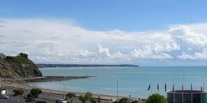 Successful Airbnb property: nice duplex with sea view in Granville