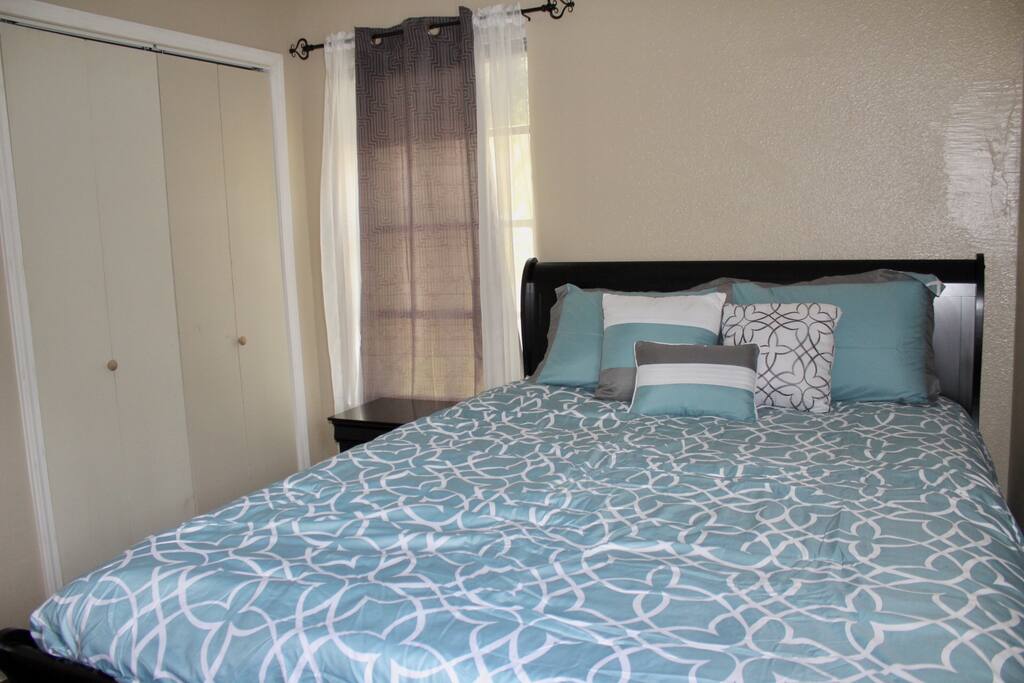Master-Queen Bed