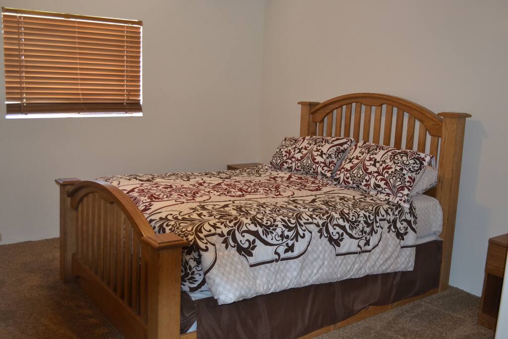 Master Bedroom with Queen bed