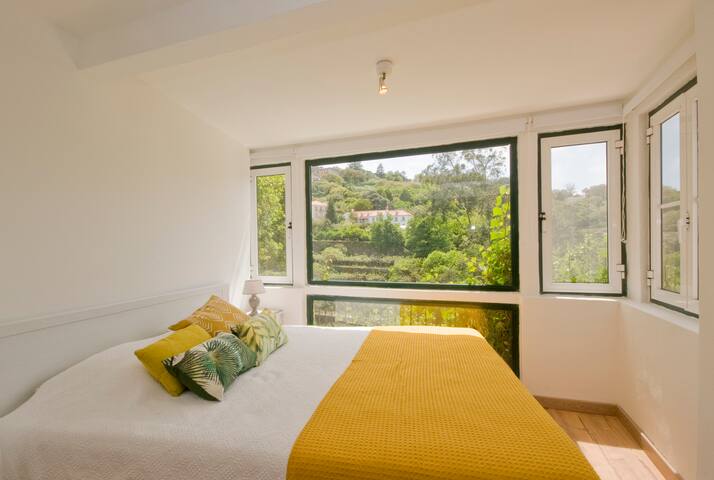 Casa da Paderna: Romantic Challet in Old Sintra gallery image 5