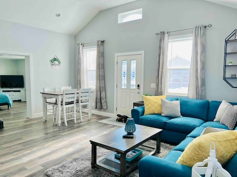 Northside Getaway ~ Modern ~ Spacious