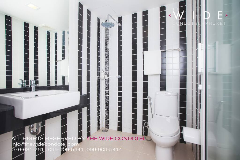 ENSUITE BATHROOM