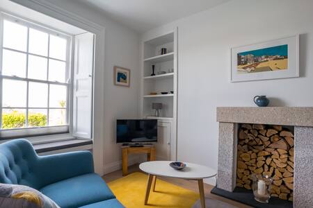 Tregenna Apt 1: Central St Ives Sea Views Parking*