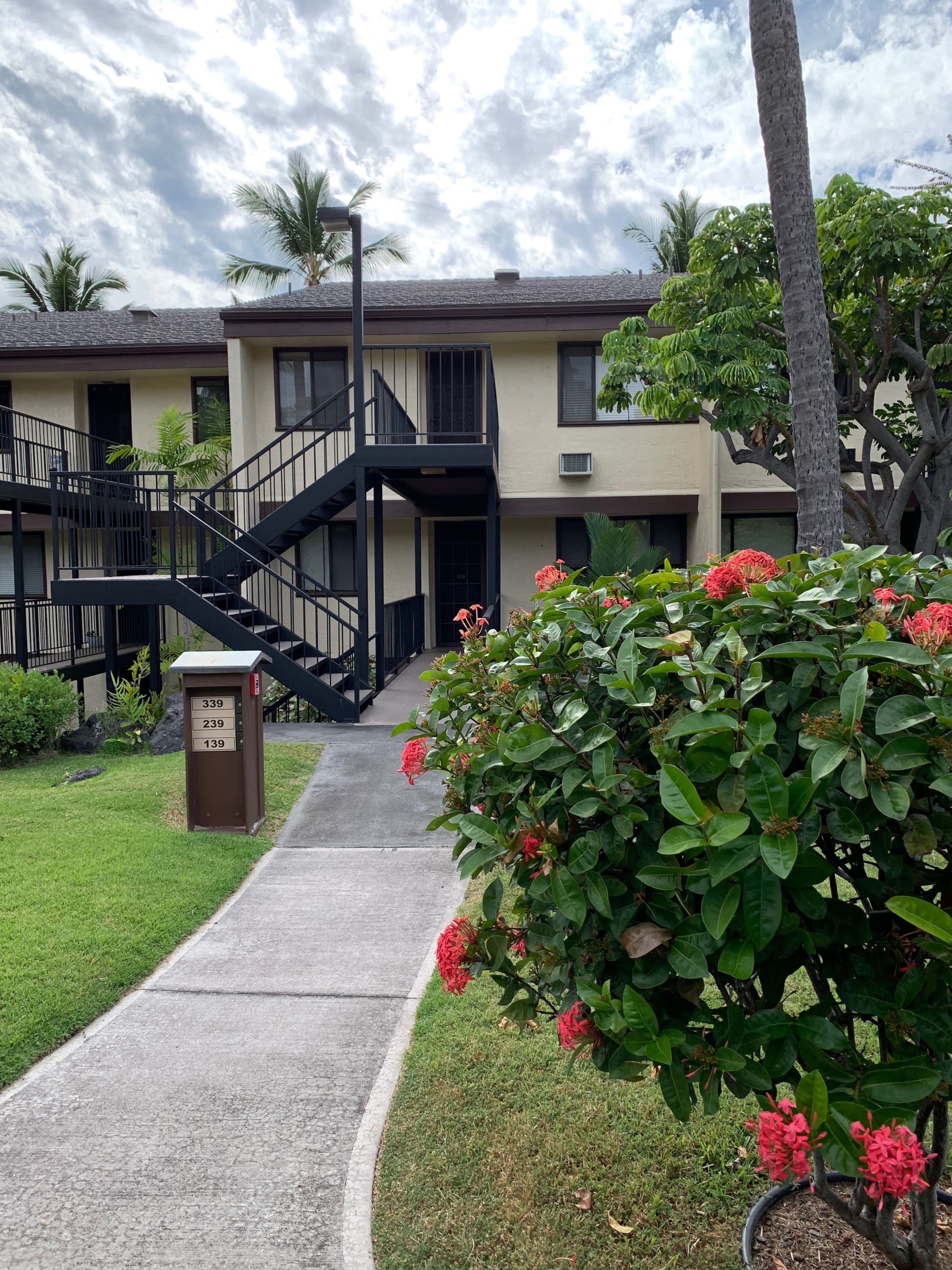 Condo in Kailua-Kona · ★4.96 · 3 bedrooms · 4 beds · 3 baths - Image 31
