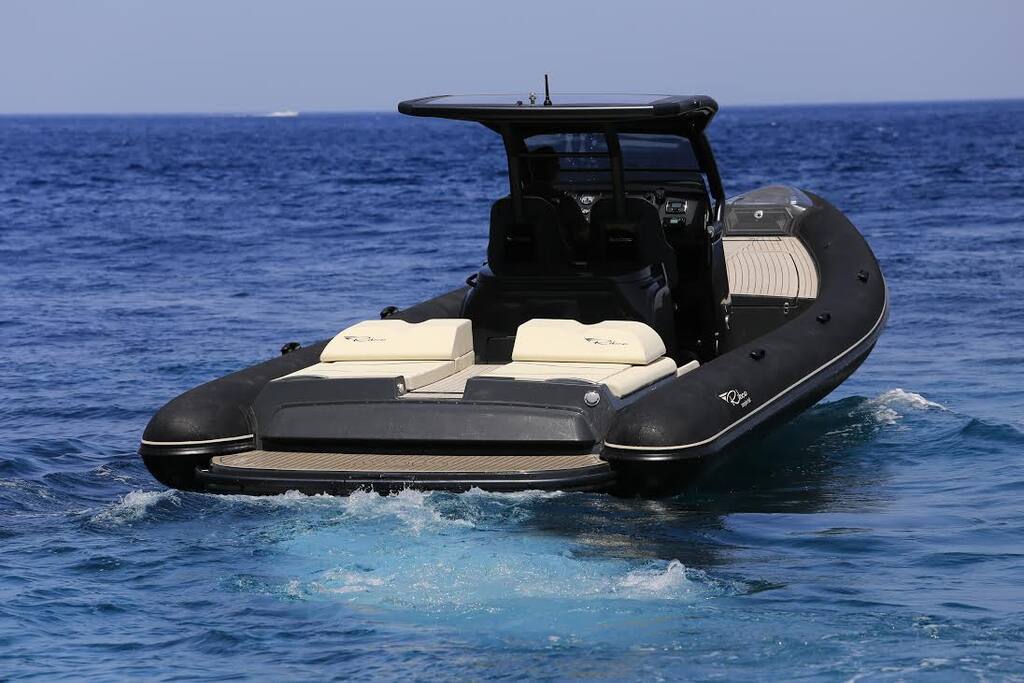 RIB for day expeditions