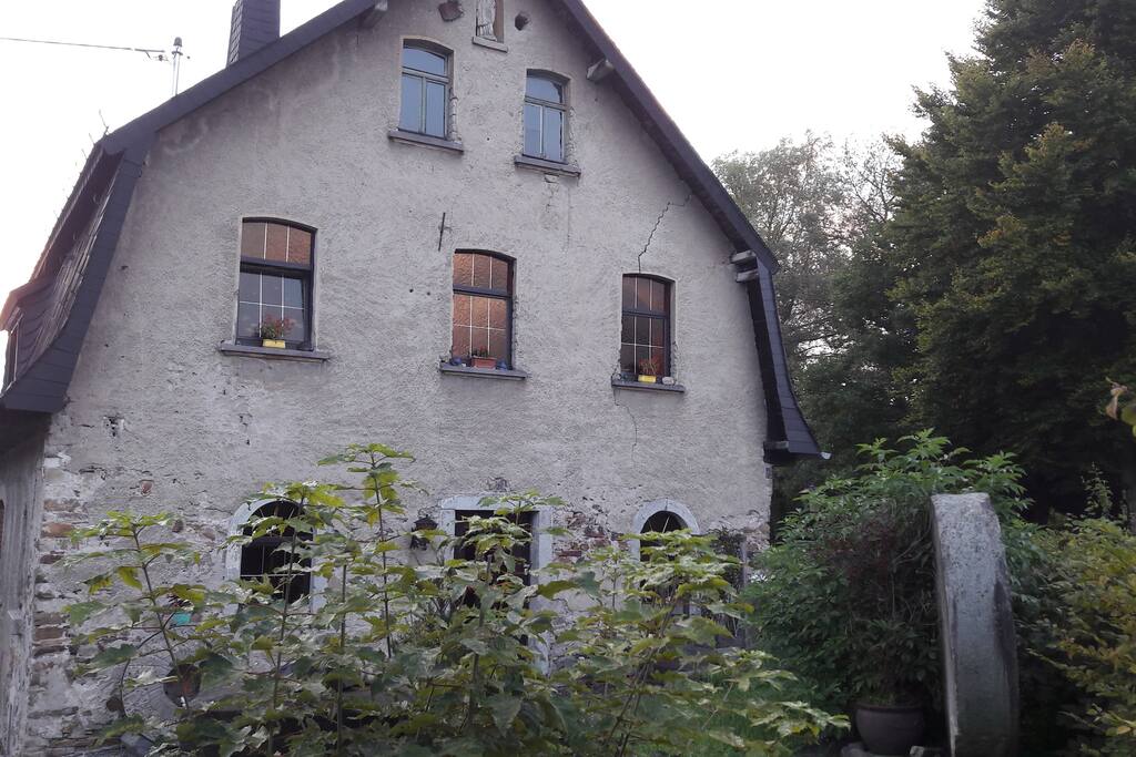 Another view of the house.
