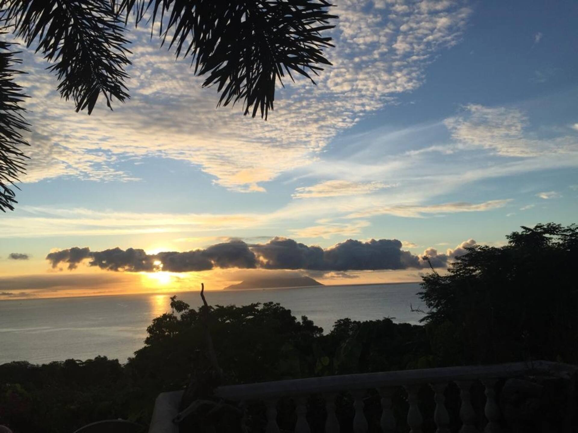 Casa D’oro....breathtaking, Ocean and sunset view.