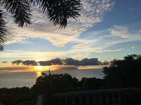 Casa D’oro....breathtaking, Ocean and sunset view.