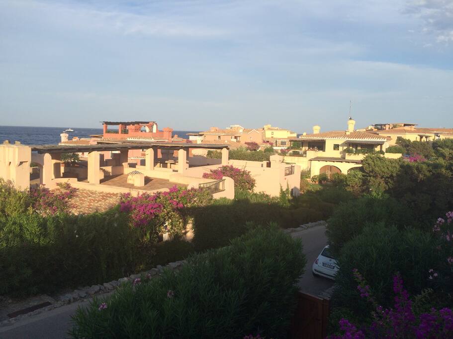 Uno scorcio del complesso residenziale - a view of the residential complex