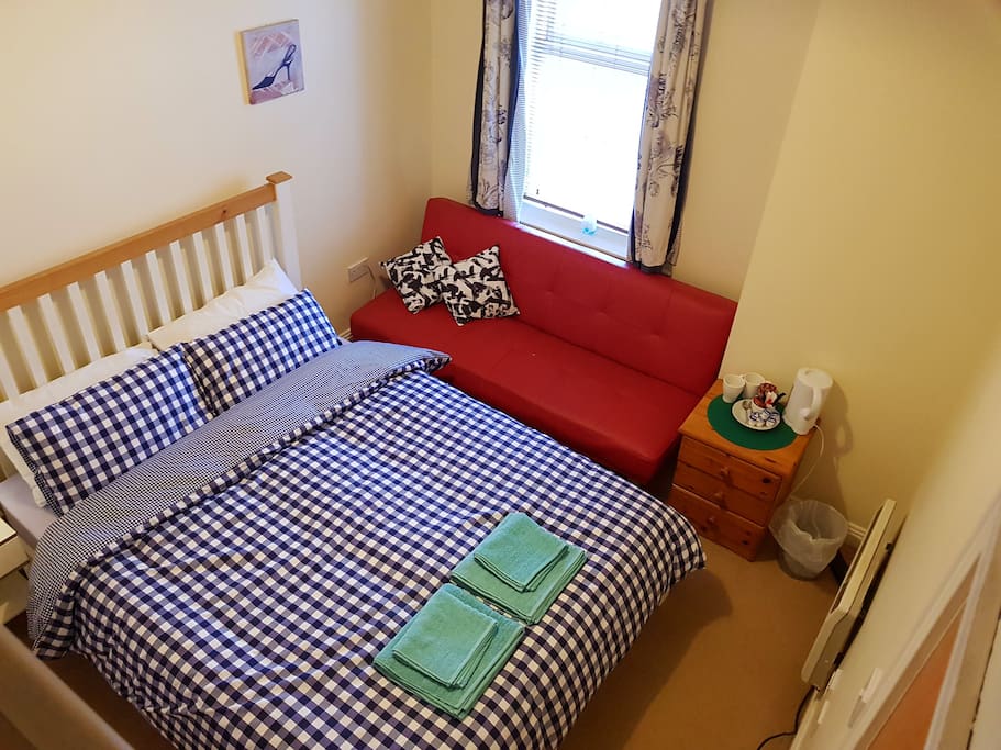 Great King Size Ensuite Bedroom!