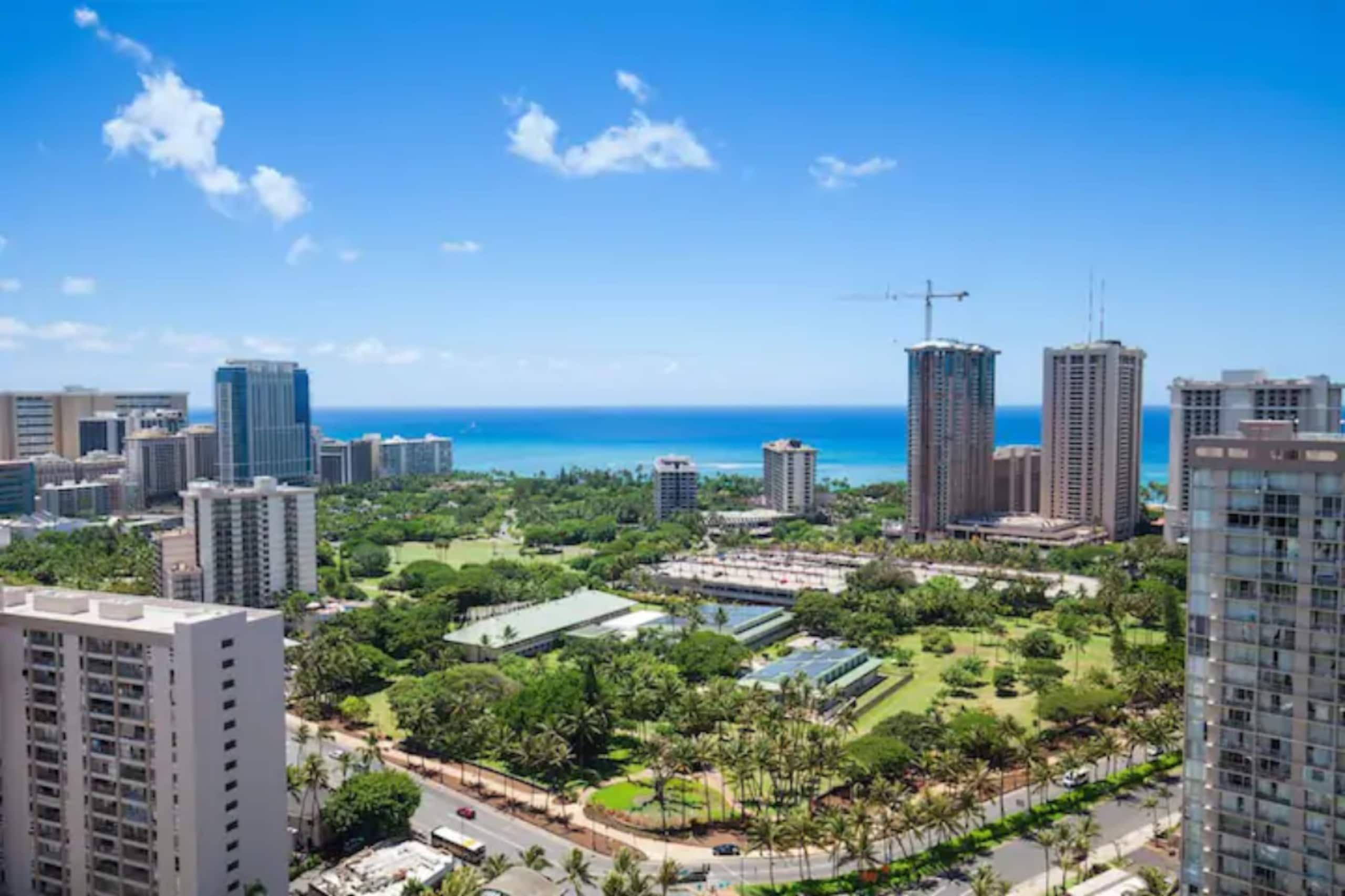 Condo in Honolulu · ★4.75 · Studio · 1 bed · 1 shared bath - Image 2