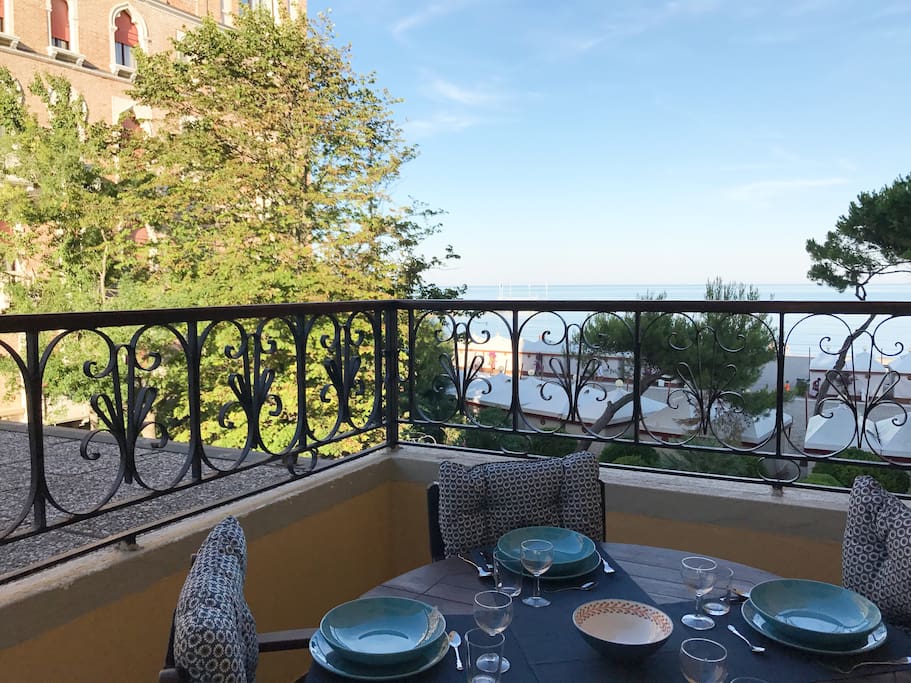 The terrace facing the sea