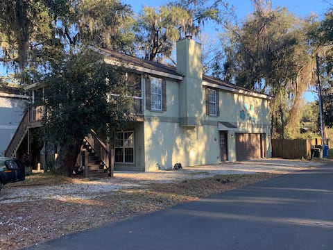 Turtle Cottage, 2 BR, private bath, pets ok