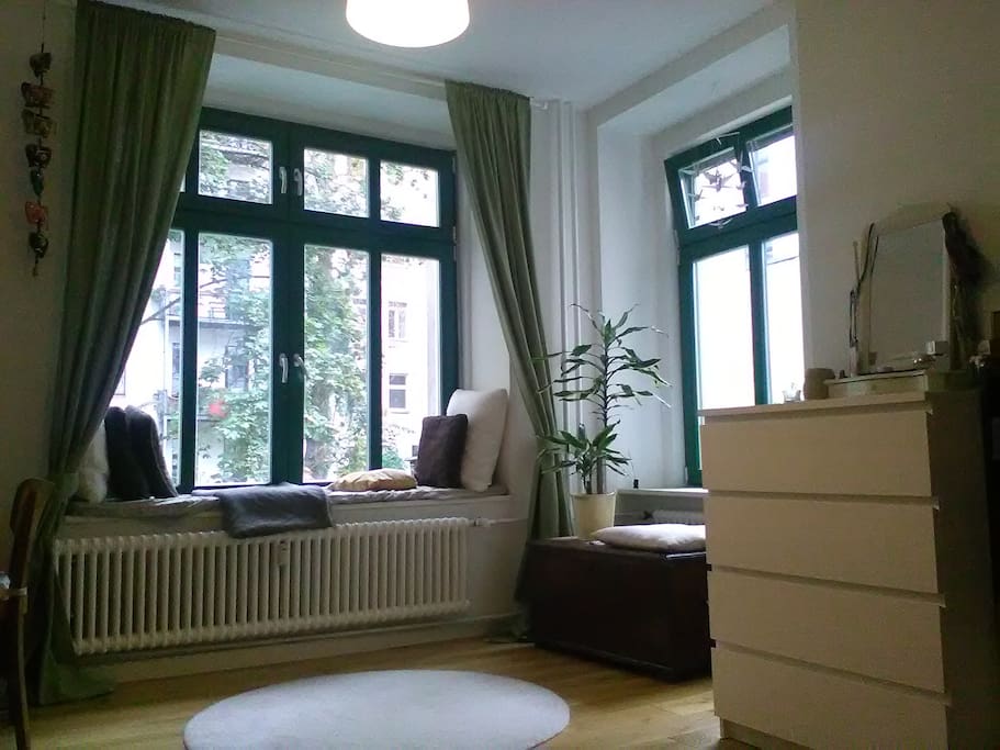Blick in den ruhigen Hinterhof