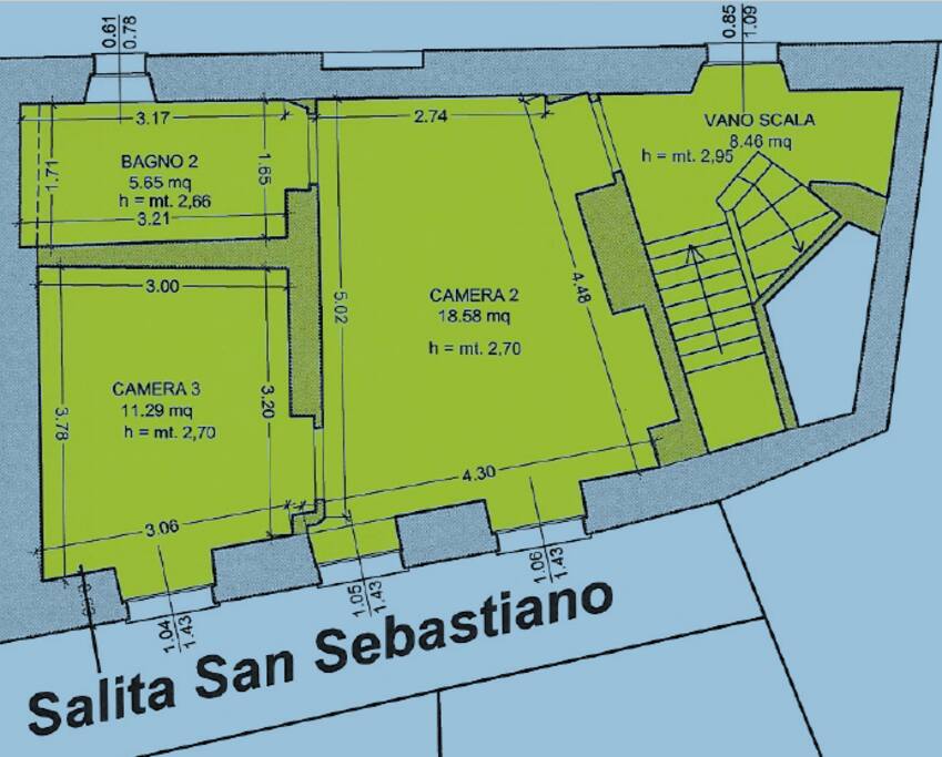 Pianta camera doppia: soggiorno con divano letto per un totale di quattro posti letto