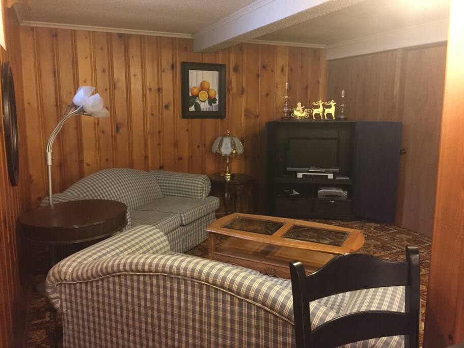 Living room with Cable tv