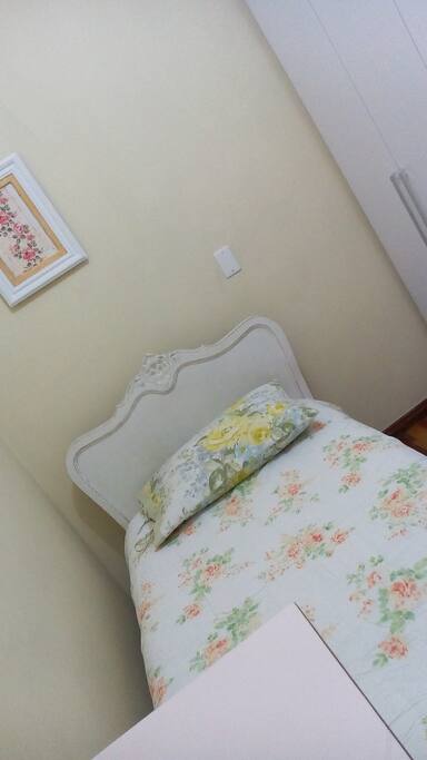 Quarto romântico, cores suaves