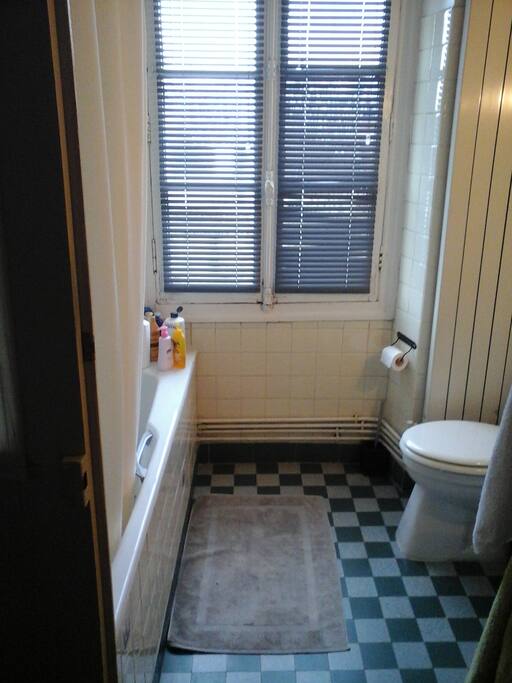 la salle de bain à partager