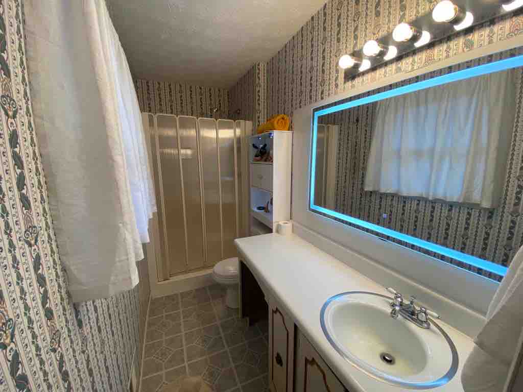 Private Master Bedroom - With Private Shower room