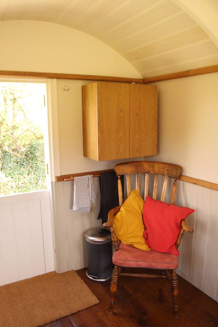 The Shepherds Hut At Mellangoose Barn - Helston