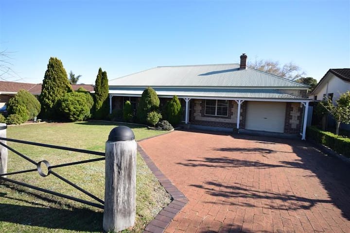 Beautiful and spacious North Nowra stay.