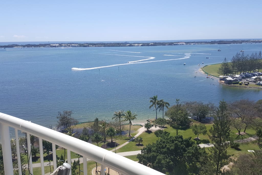 Common Wealth Games Triathlon and Marathon can be viewed from our balcony