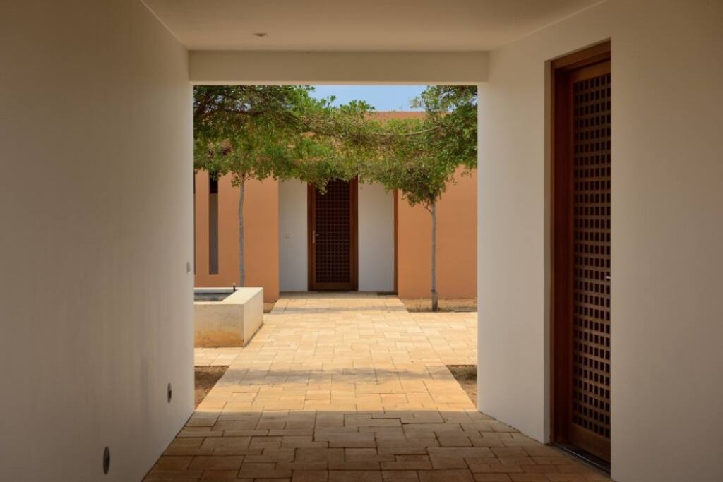 Entrance rooms