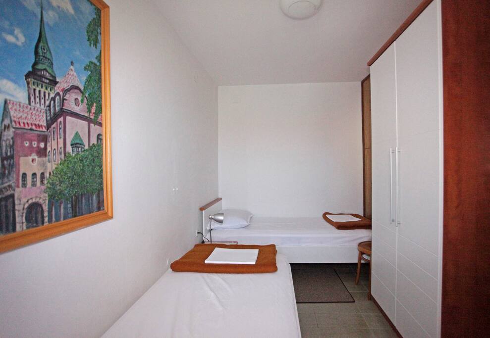 Twin bedroom