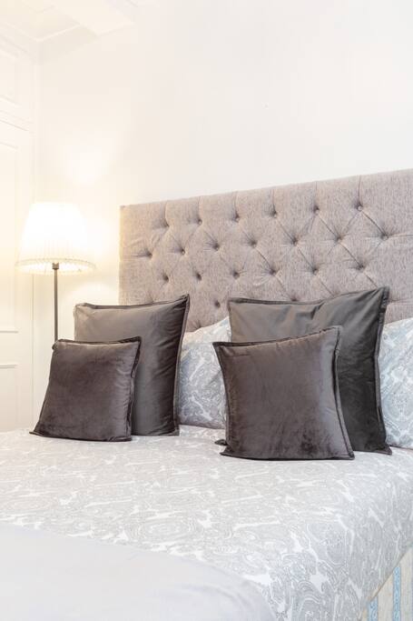COSY DOUBLE BED
