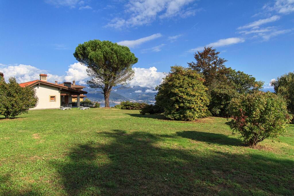 Villa Chiara, Magognino Stresa, Lake Maggiore - NORTHITALY VILLAS Vacation Rentals