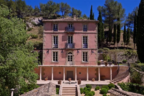 Domaine Aux Deux Soeurs (Two Sisters Estate)