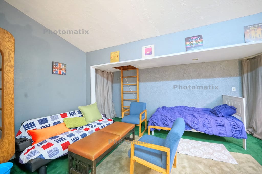 It is a young and trendy space where you can have fun with your friends and family. Sofa can trance form to bed and Cozy single bed. There is also a TV available for enjoying exciting sports events!!!