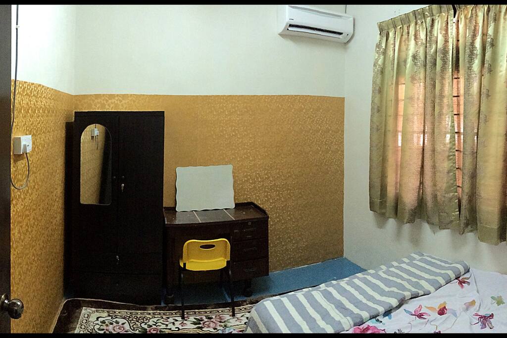 ROOM 1 (OVERVIEW)