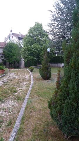 Comfortably habitable home with large garden