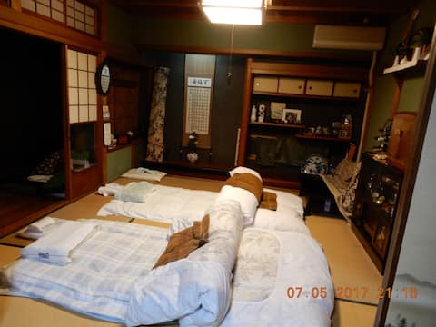 Traditional Japanese house with beautifl garden