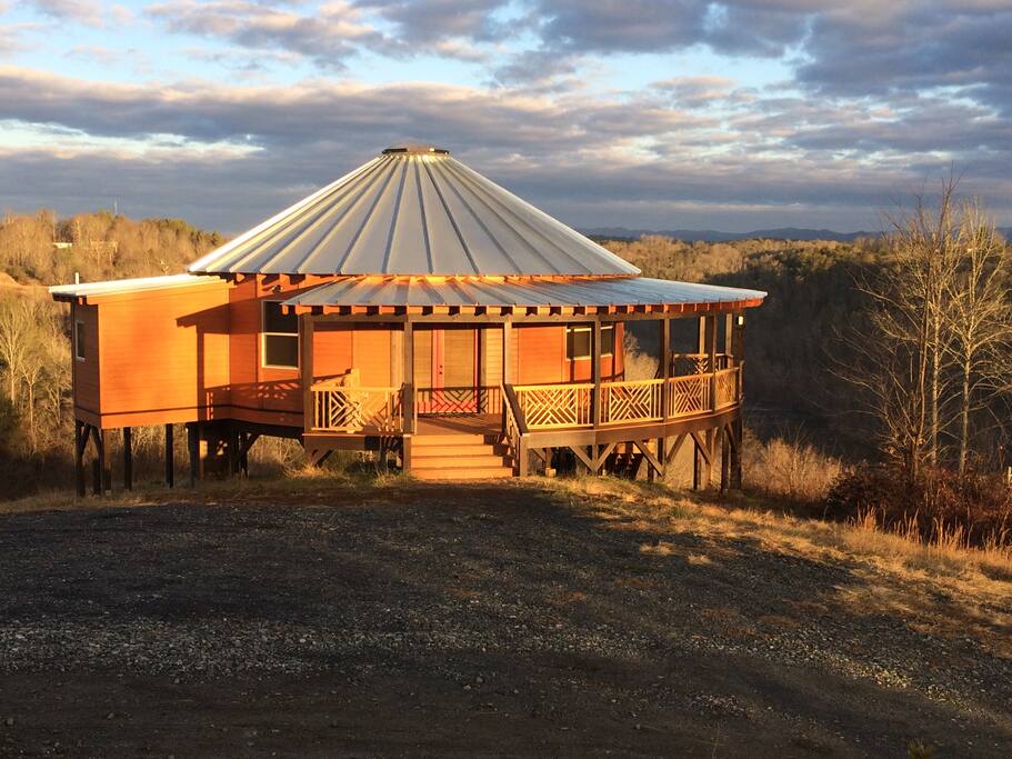 Round Retreat by the River Cabins for Rent in Alexander, North