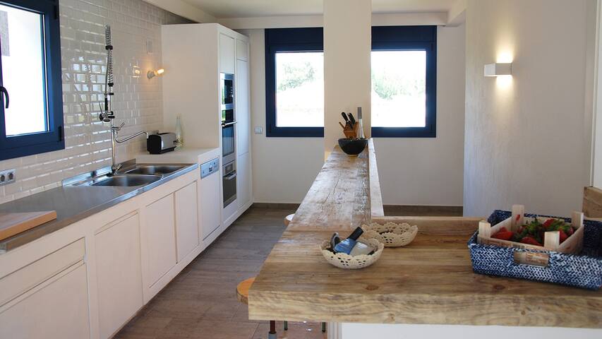 Costa Brava DreamVilla with Seaview gallery image 5