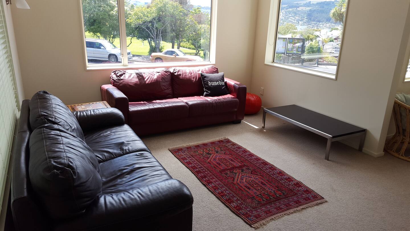 Fabulous Townhouse Near Town, Hospitals & Uni 2